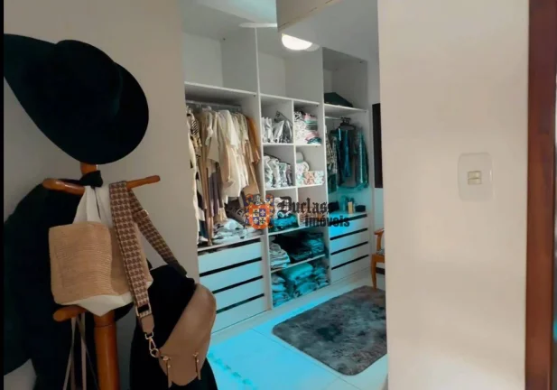 Imagem Sobrado com 4 dormitórios à venda, 246 m² por R$ 1.000.000,00 - Jardim Aruan - Caraguatatuba/SP