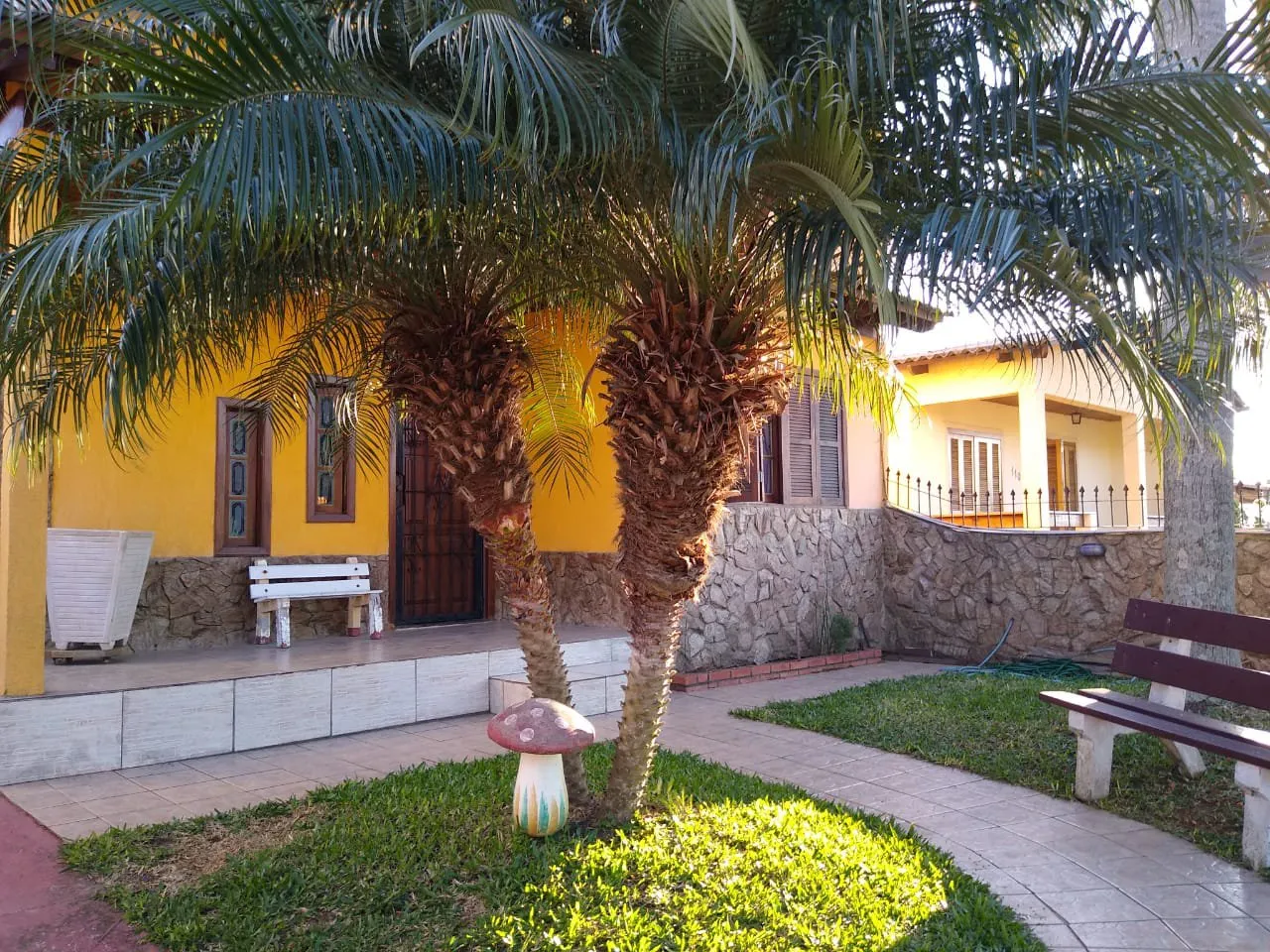 Imagem Casa a venda em Viamão no bairro Mendanha com piscina e espaco gourmet.