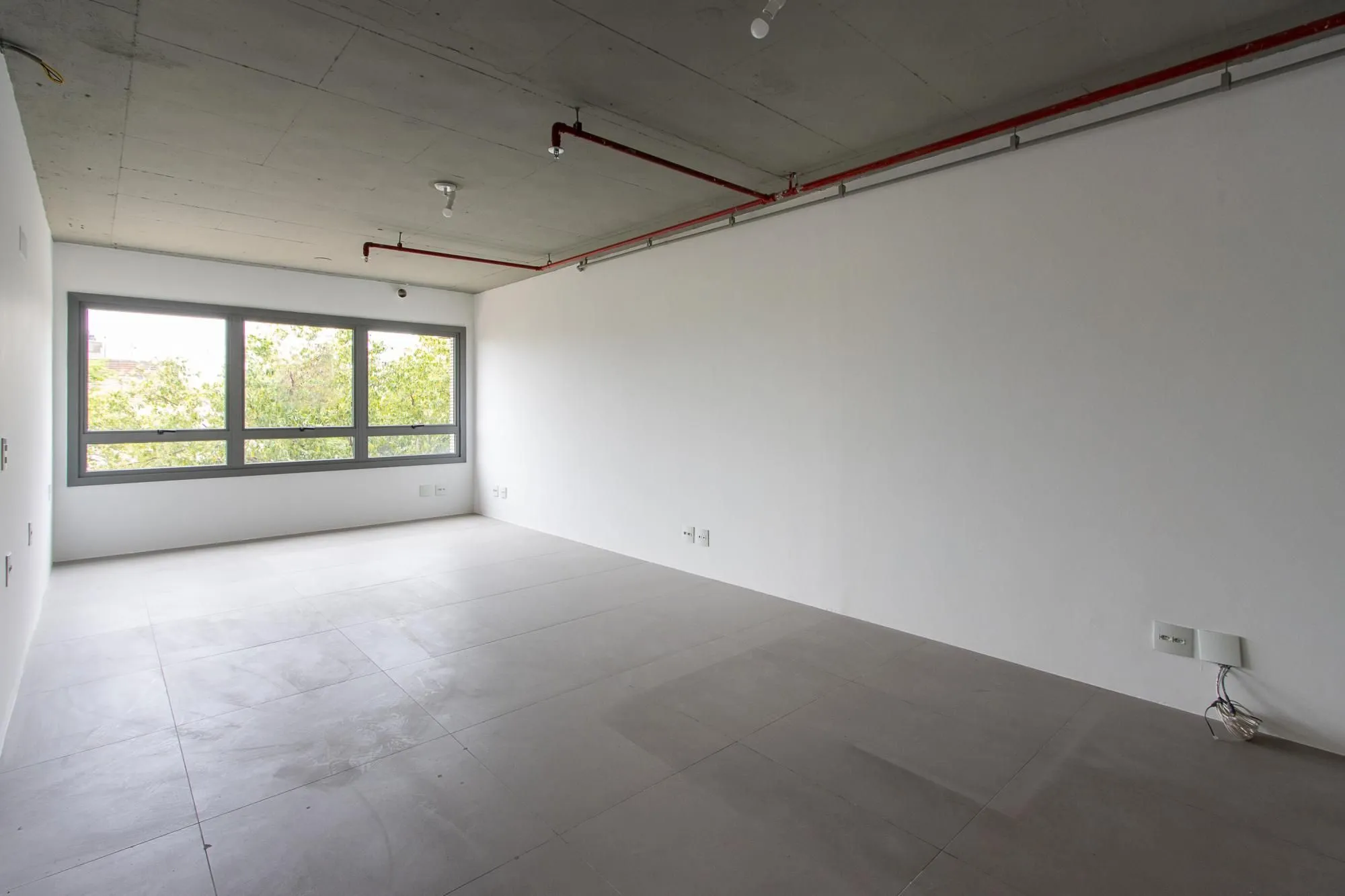 Imagem Conjunto/Sala para Venda - 118.74m², 0 dormitórios, São João