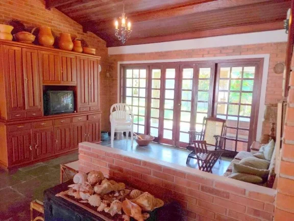 Imagem BELA CASA COM AMPLO TERRENO COM EXCELENTE LOCALIZAÇÃO