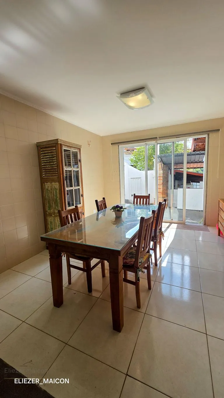 Imagem Casa a venda, aprox, 1 km do centro 3 quartos em Poços de Caldas MG
