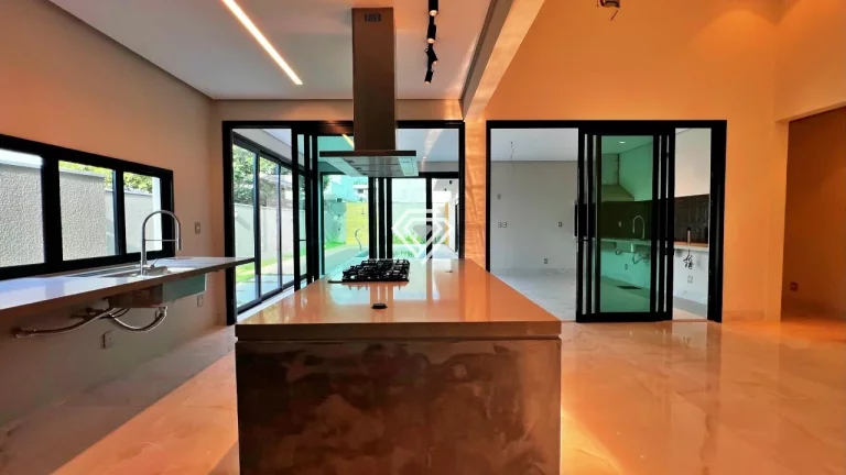 Imagem Casa 3 Suítes, + Escritório, 240 m² c/ lazer à venda no Condomínio Caribe