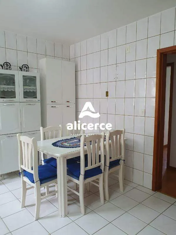 Imagem Casa à venda l 6 Dormitórios, 2 suítes l 370m² l Ponta de Baixo - São José/SC