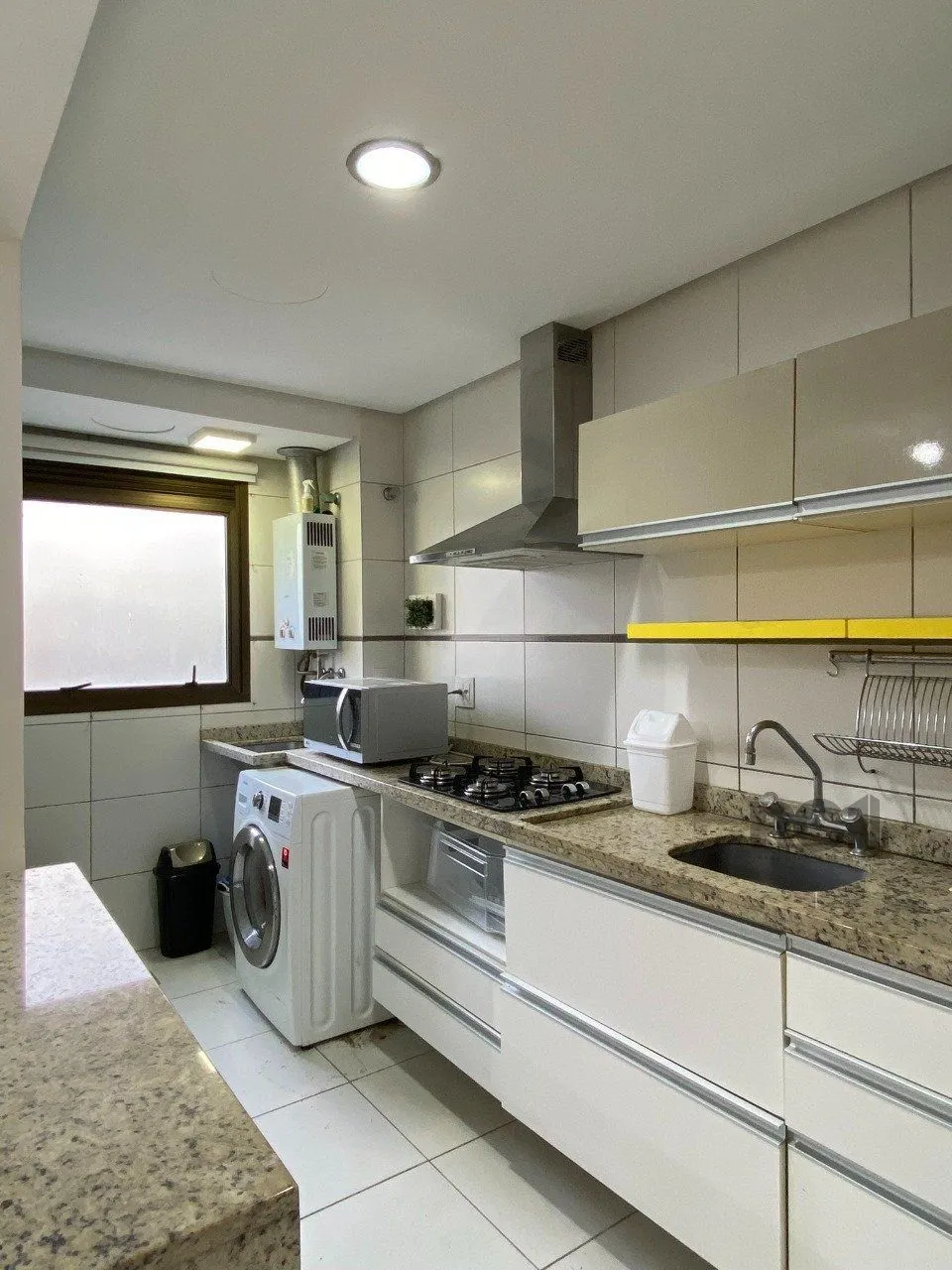 Imagem APARTAMENTO MOBILIADO DE 2 DORMITÓRIOS - CENTRO HISTÓRICO