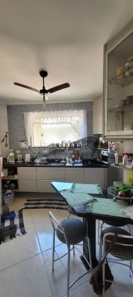 Imagem Casa para venda em Santos 3 dormitórios, bairro Macuco