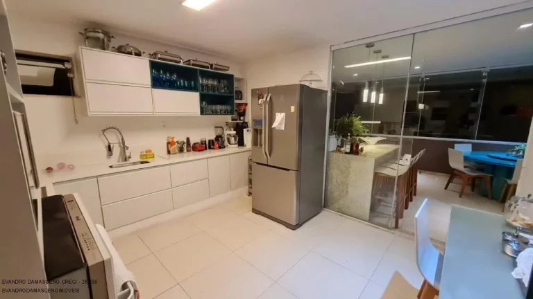 Imagem Casa alto padrão a venda em Busca Vida com 4 sites
