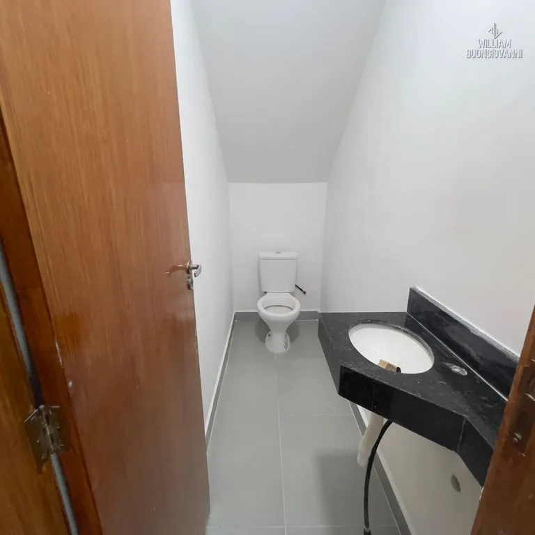 Imagem SOBRADO EM CONDOMÍNIO COM QUINTAL E CHURRASQUEIRA A 470 METROS DO MAR!
