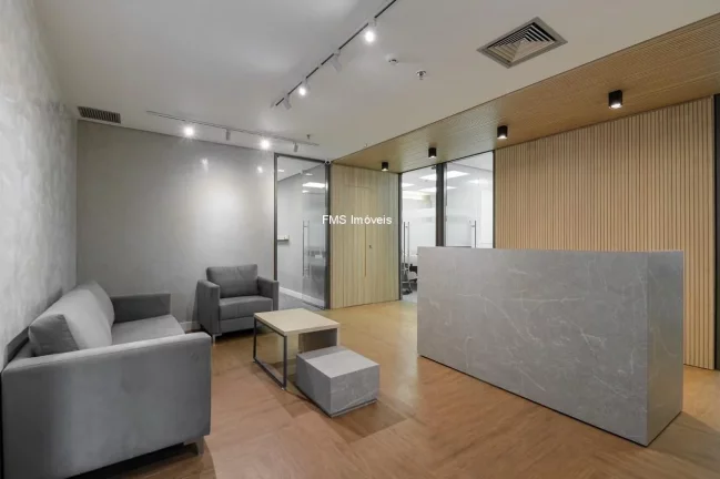 Imagem Conjunto Comercial mobiliado na Vila Olímpia - Locação! Espaço de 260m² e 6 vagas de garagem em São Paulo-SP.