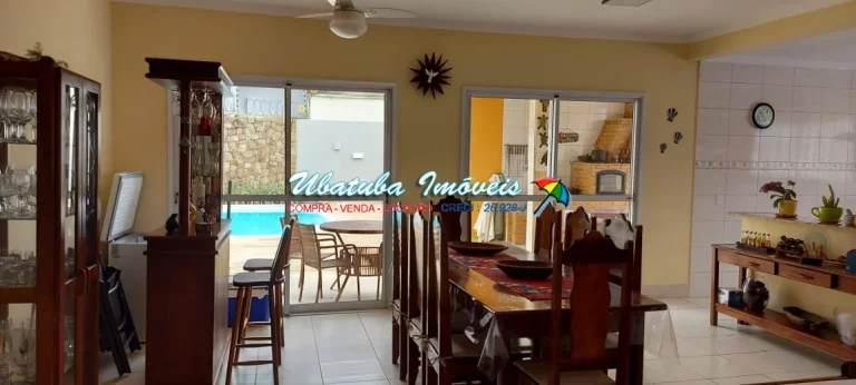 Imagem Linda casa condomínio fechado com 03 dormitórios e piscina