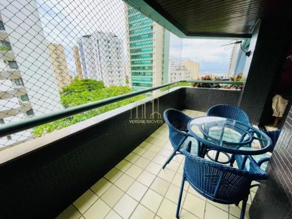Foto do imóvel Apartamento bem localizado e amplo com três quartos a venda na Pituba
