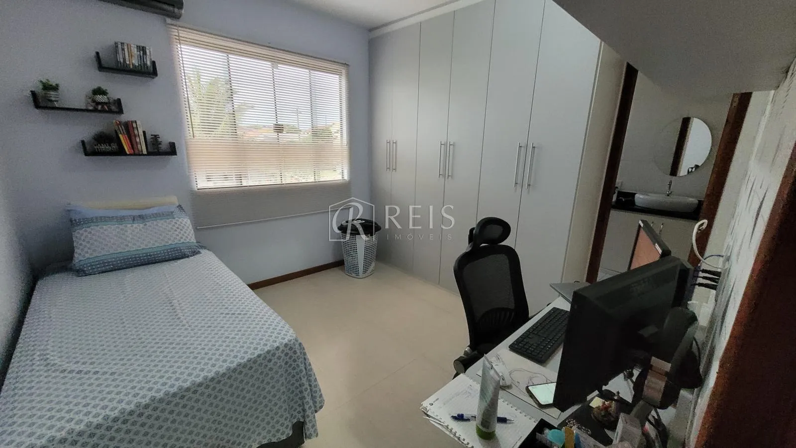 Imagem Casa para Venda em Rio das Ostras, Jardim Bela Vista, 3 dormitórios, 2 suítes, 3 banheiros, 3 vagas
