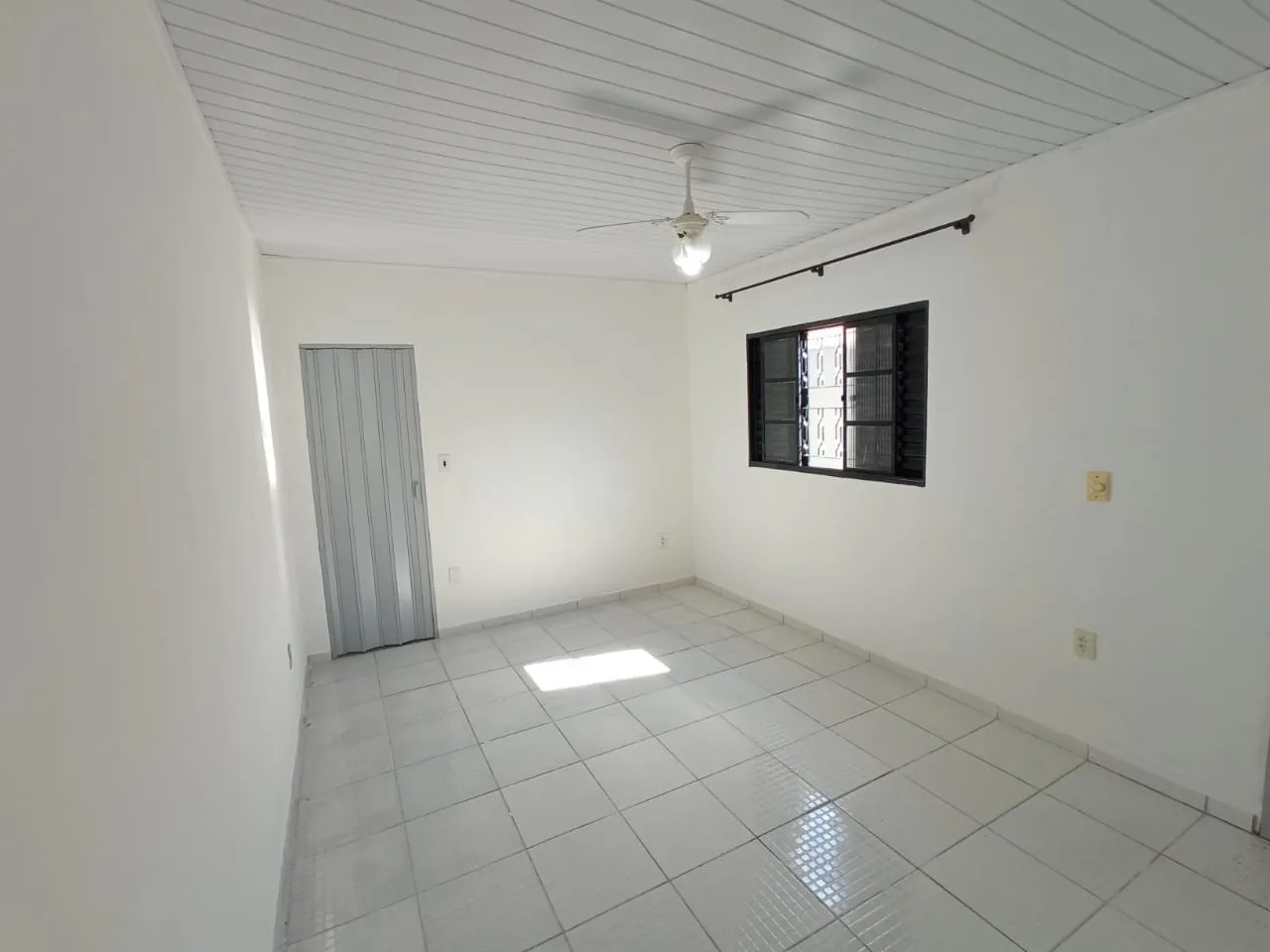Imagem Casa à venda 2 Quartos, 1 Suite, 1 Vaga, 112M², Mantiqueira, Pindamonhangaba - SP