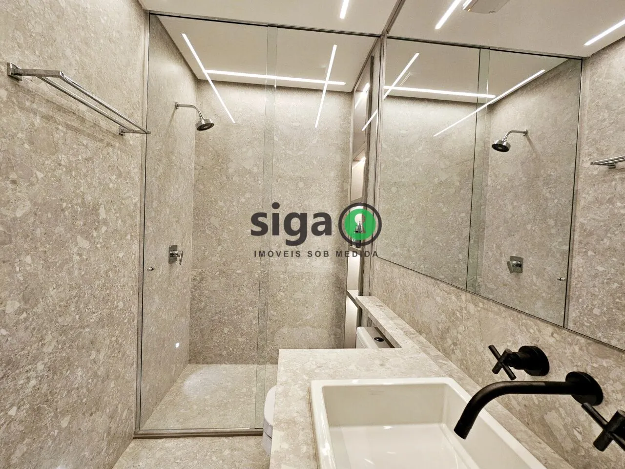 Imagem Cobertura Duplex 420 m² reformados, 4 suítes e 5 vagas na Vila Nova Conceição