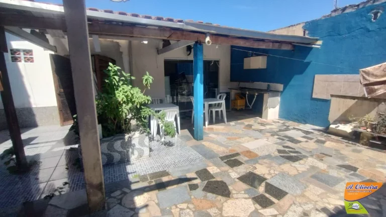 Imagem Casa três dormitórios próximo a praia