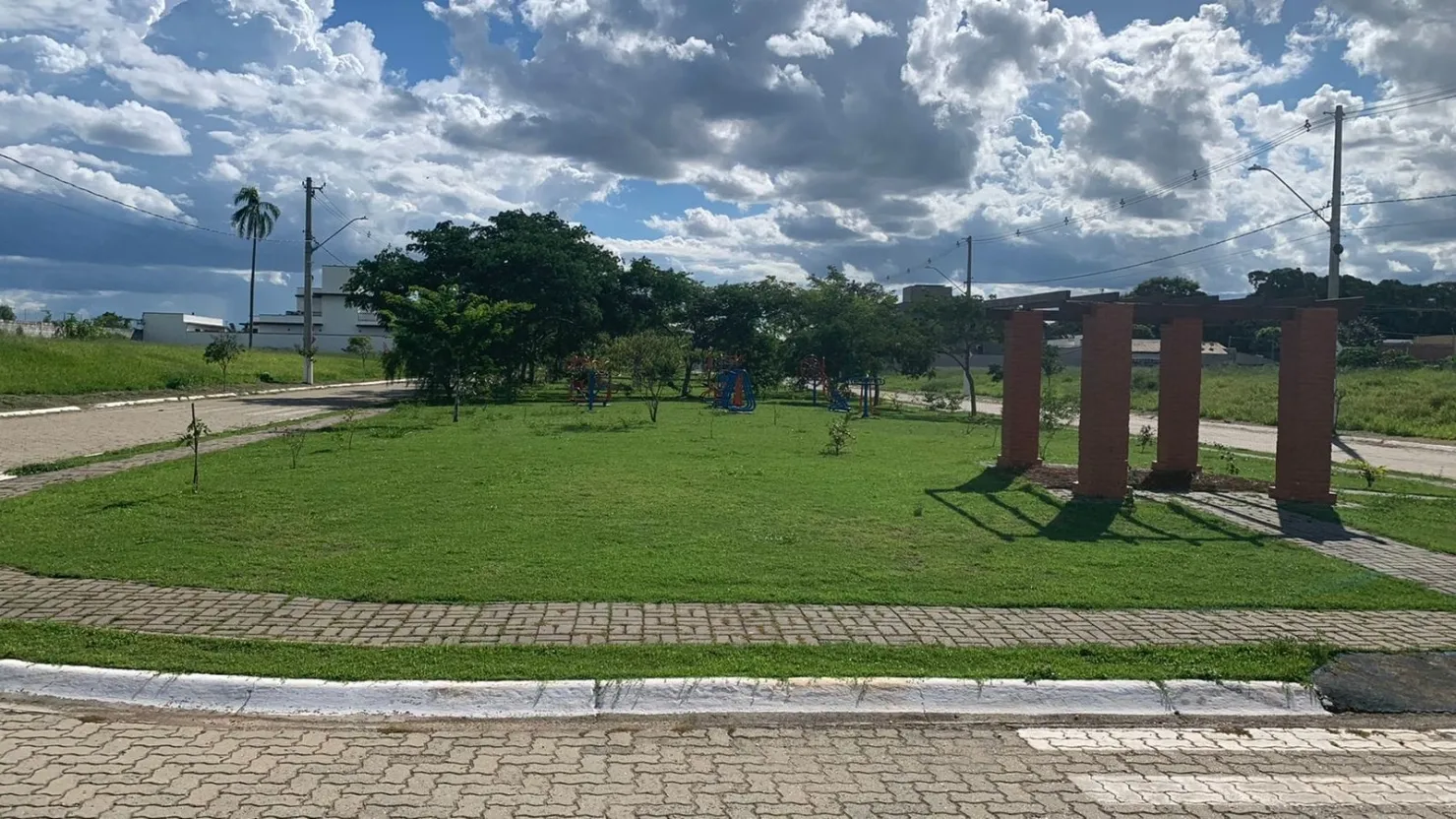 Imagem Terreno de 360m² à Venda no Loteamento Res. Lilian Schneider - Quiririm