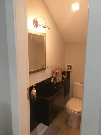 Imagem Casa triplex semi mobiliada com 3 suítes, no Centro de Balneário Camboriú