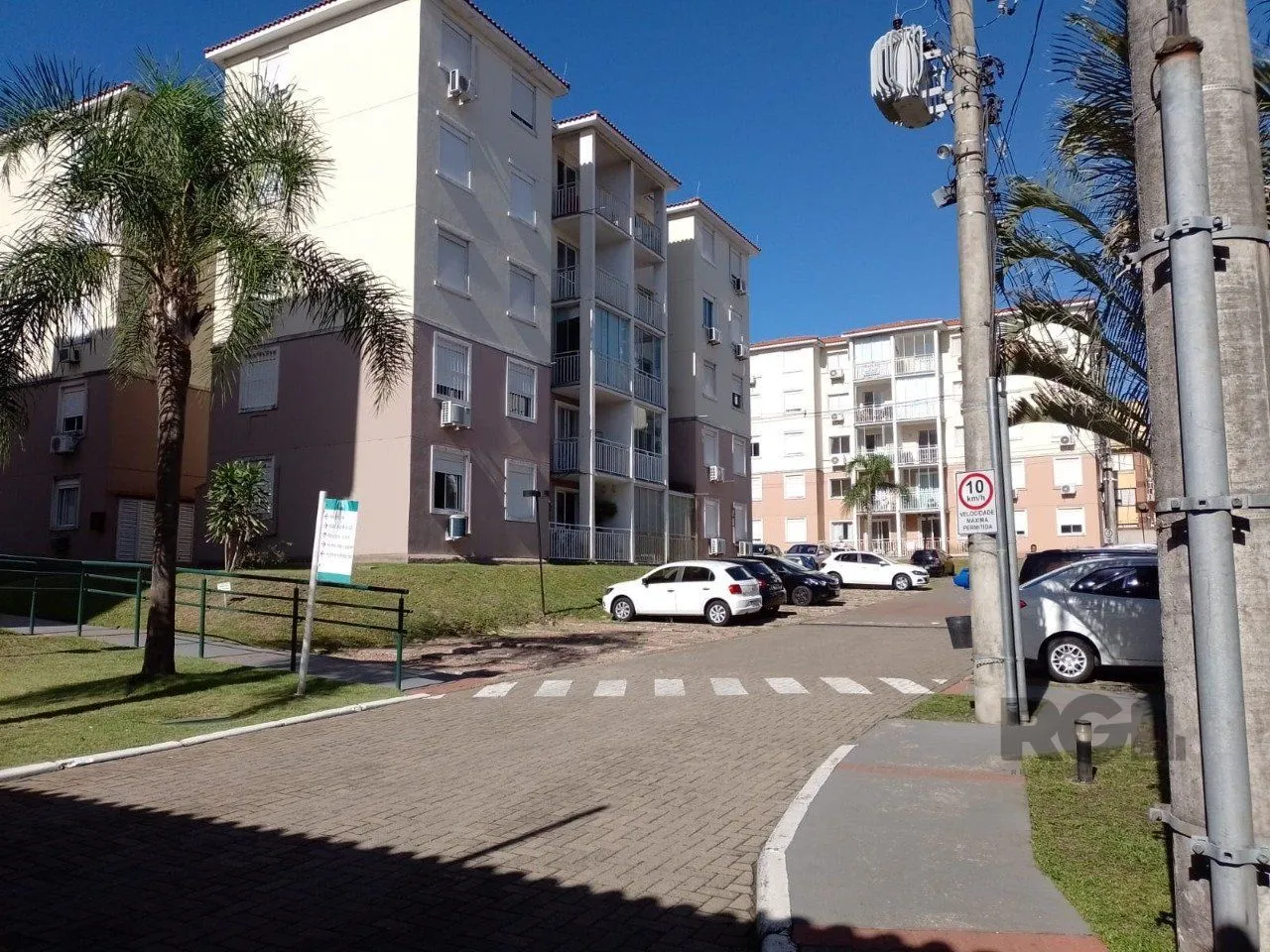 Imagem Apartamento de 3 dormitórios com vaga no bairro Morro Santana