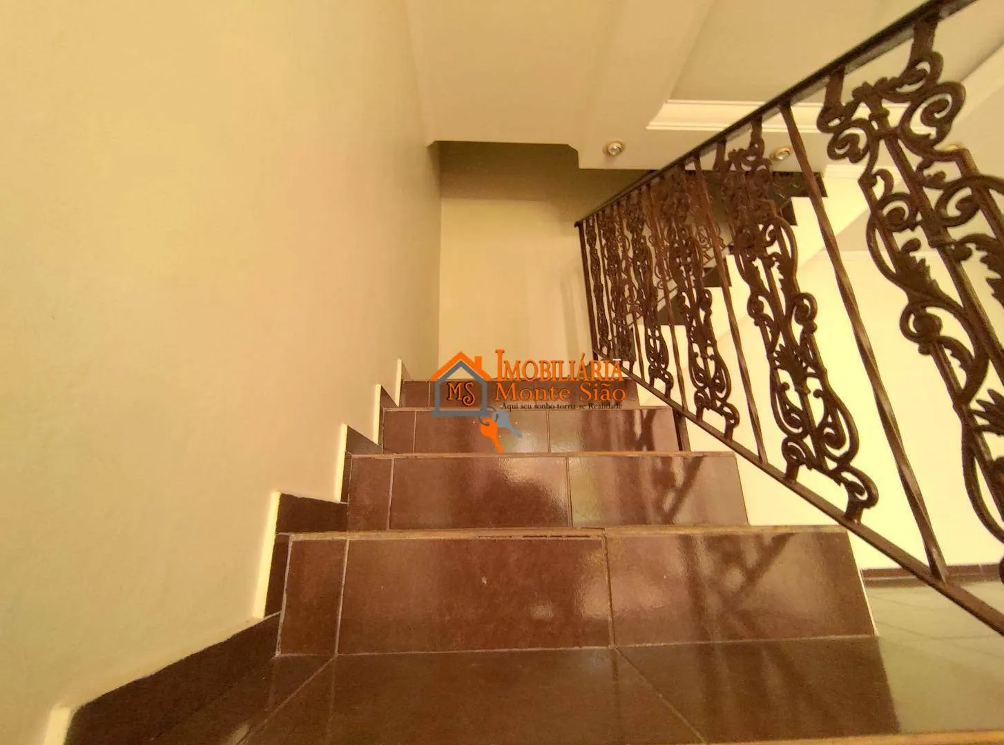 Imagem Sobrado com 2 dormitórios à venda, 250 m² por R$ 739.000,00 - Vila Barros - Guarulhos/SP