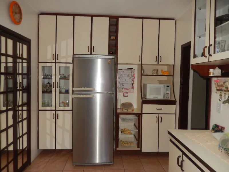 Imagem Magnífica Casa à Venda na Vila Linda, Santo André-SP: 3 Quartos, 1 Suíte, 3 Banheiros, 4 Vagas, 140m² de Área