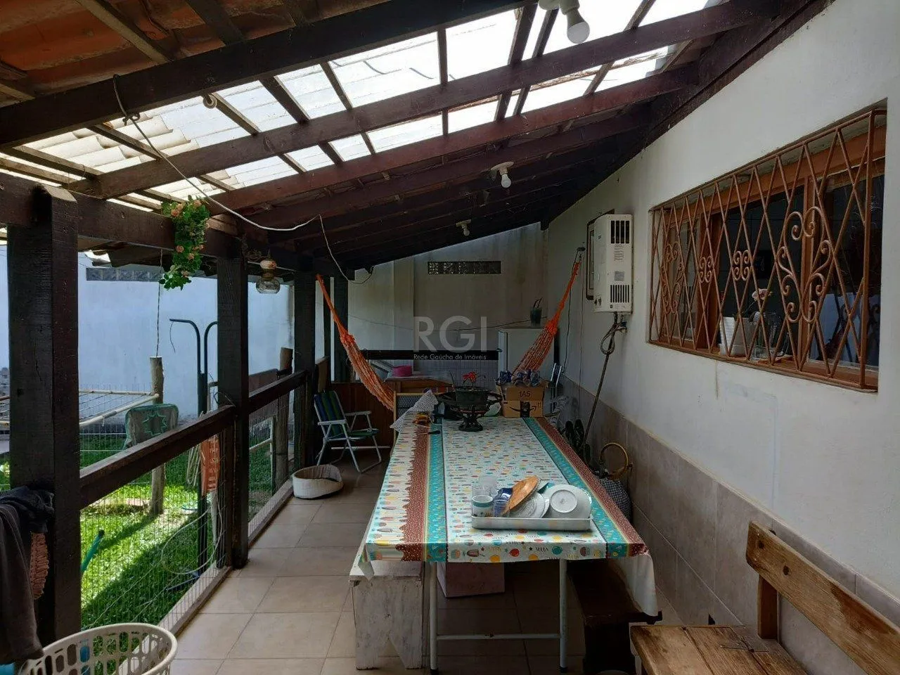 Imagem Casa 3 dormitórios, sendo 1 suite, 9 vagas - bairro Ponta Grossa Porto Alegre RS