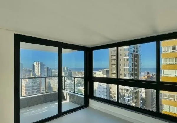 Imagem Apartamento em Torres Alto padrão de 3 dormitórios e 2 vagas