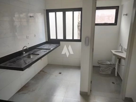 Imagem Villagio Triplex no Macuco com 2 suítes e vaga privativa