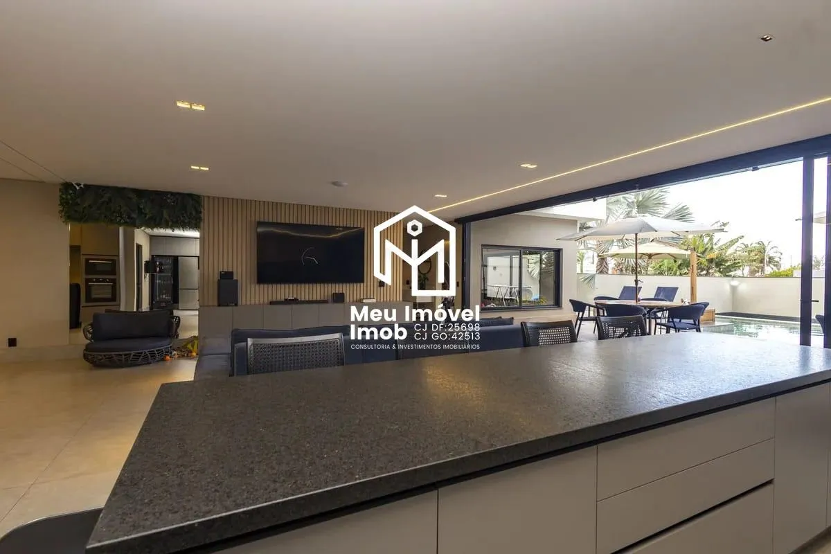 Imagem Casa 4 Quartos 4 Suítes 4 Vagas 900m² Porteira Fechada