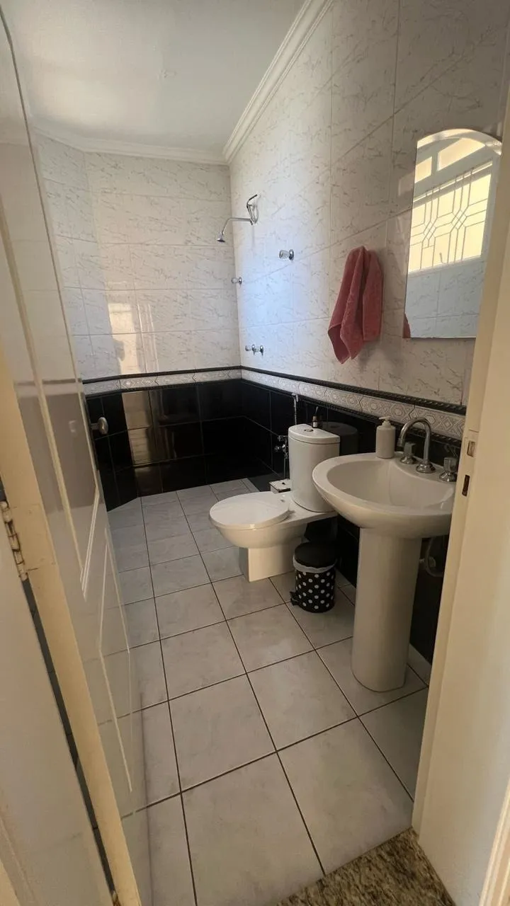 Imagem Sobrado 3 Dormitórios à venda no Jardim Prestes de Barros, Zona Leste de Sorocaba,