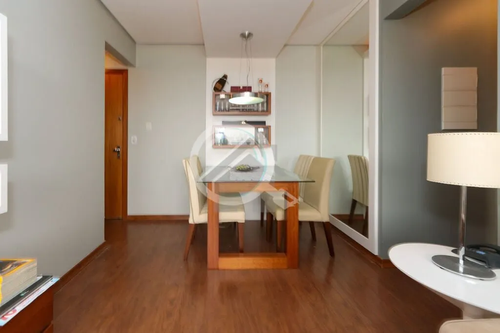 Imagem Apartamento com 67m2 privativos mobiliado e equipado com eletrodomésticos e split. Imóvel bem vent...