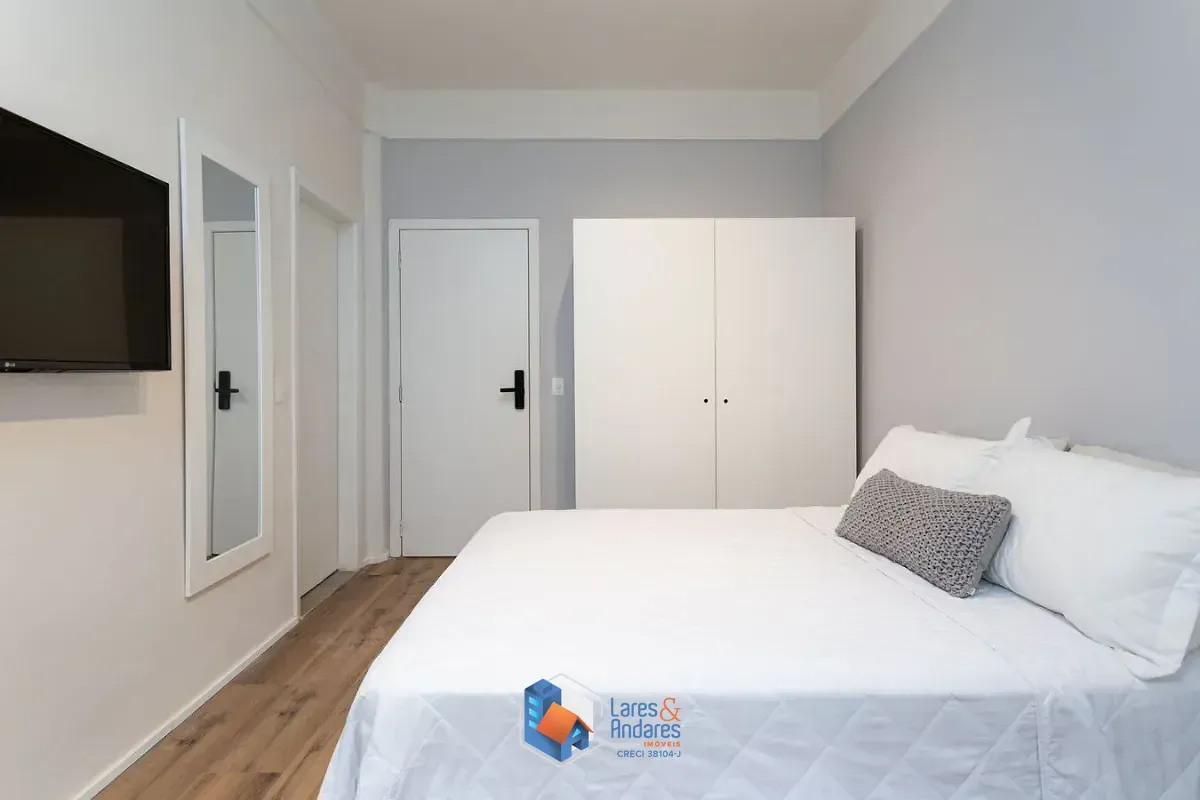 Foto do imóvel Apartamento para venda em Pinheiros com 4 quartos, sendo 2 suítes, 126m² em Rua Joaquim Antunes