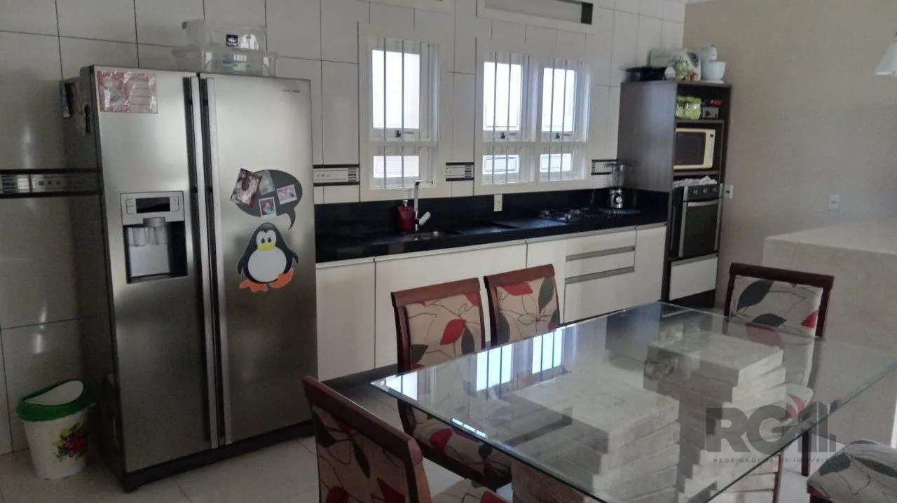 Imagem Casa sobrado semi mobiliado, 3 dormitórios, 1 suíte master, vagas de garagem, Bairro Parque da matriz