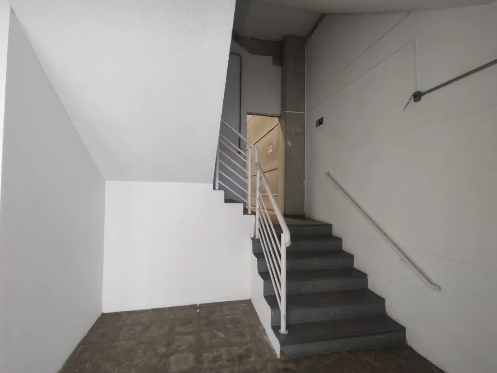 Imagem Galpão Comercial para Locação em Diadema-SP, Bairro Piraporinha: 1.025m², 7 Banheiros - Oportunidade Imperdível!