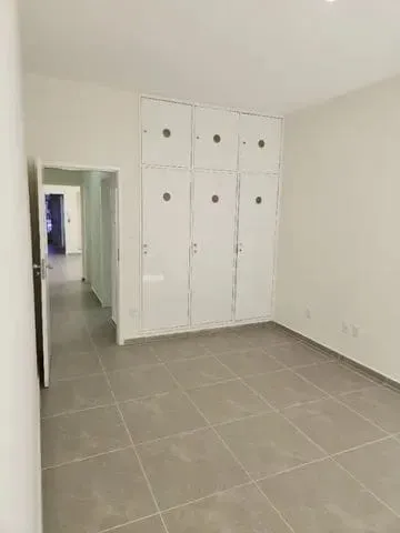 Imagem Comercial à venda 4 Quartos, 3 Suites, 2 Vagas, 300M², Vila Paraíba, Guaratinguetá - SP
