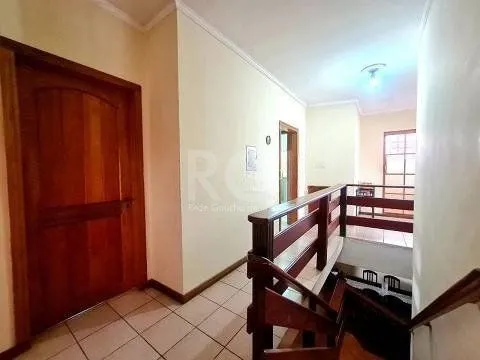 Imagem Casa de 388m² com 3 quartos.