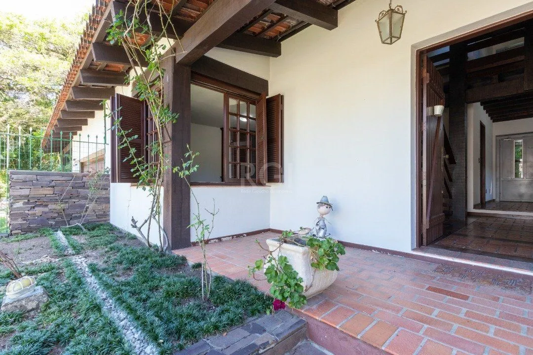 Imagem Casa para Venda - 357.28m², 4 dormitórios, sendo 1 suites, 4 vagas - Jardim Isabel