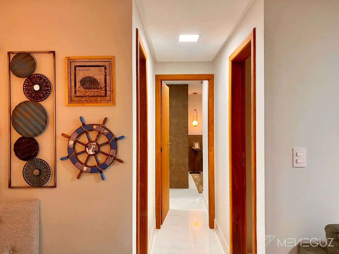 Imagem Apartamento venda - Guarapari Centro composto por 2 quartos, sendo uma suíte, finamente mobiliado e decorado com área de lazer completa na cobertura