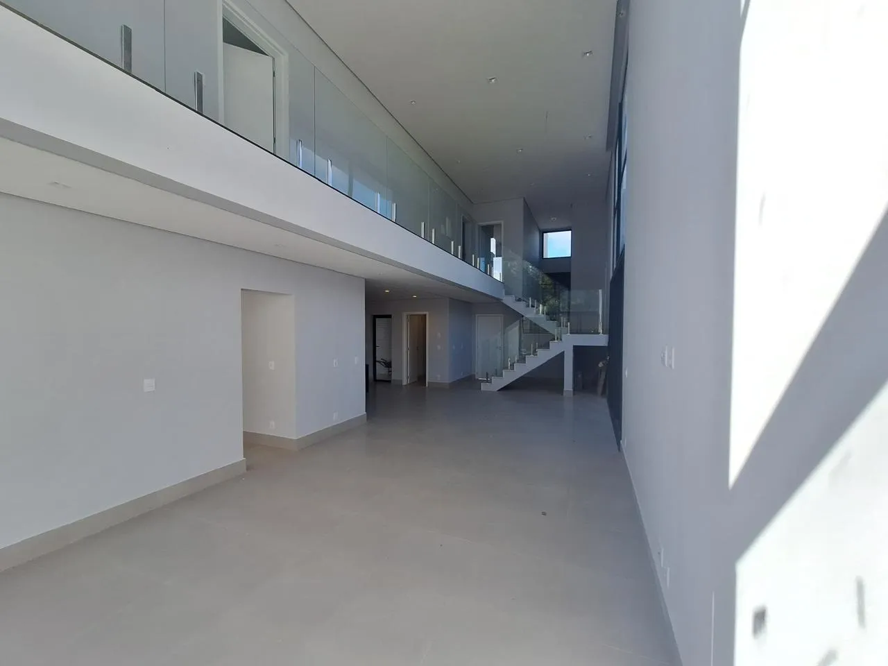 Imagem Casa de Alto Padrão com 340m² no Alphaville Nova Esplanada I Locação / Venda