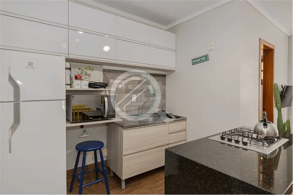 Imagem Apartamento de 1 dormitório na Cidade Baixa, região central de Porto Alegre. Imóvel de fundos, si...