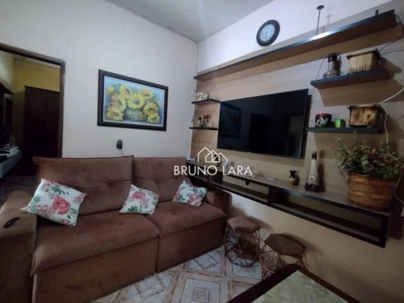 Imagem Casa à venda no centro - Igarapé/MG.
