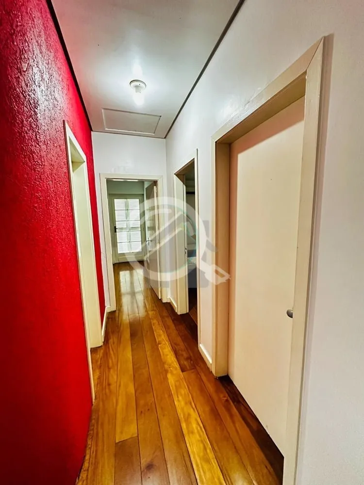 Imagem Casa, 2 pisos, no bairro Floresta, com 4 dormitórios, sala ampla, cozinha, 3 banheiros, lavabo. Vag...