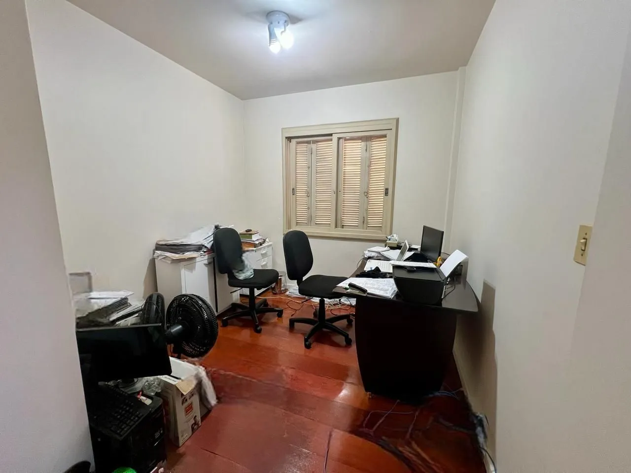 Imagem Apartamento 3 dormitorios, 1 suite, 2 vagas de garagem mais dependência de empregada no bairro tristeza.
