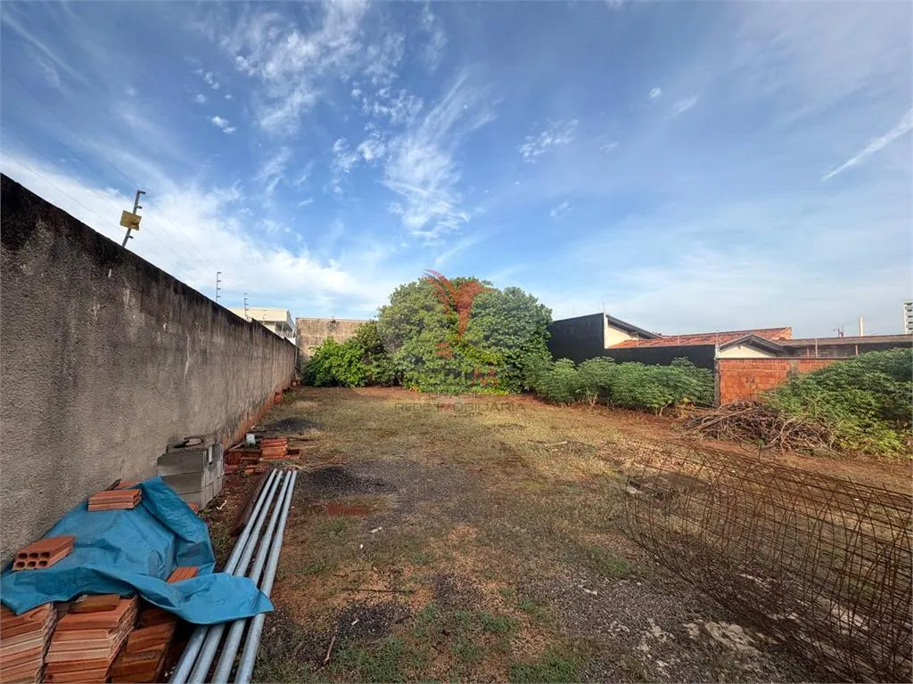 Imagem Lote/Terreno de 517m² no bairro Jardim Itamaraty, em Lençóis Paulista