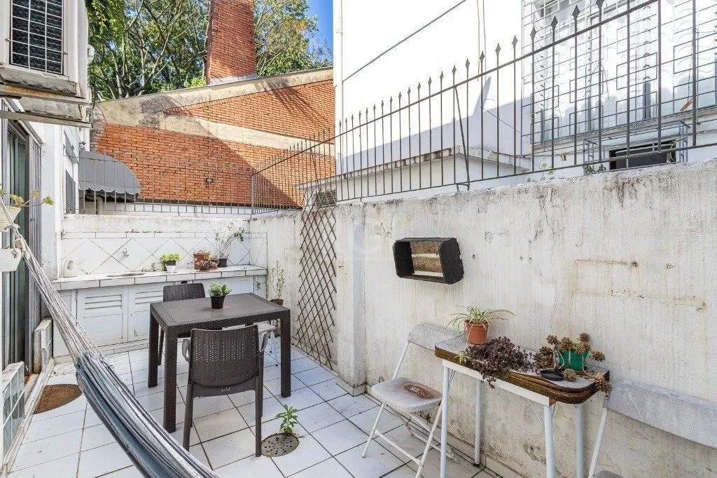 Imagem Apartamento térreo com pátio de 1 dormitório no bairro Santa Cecilia
