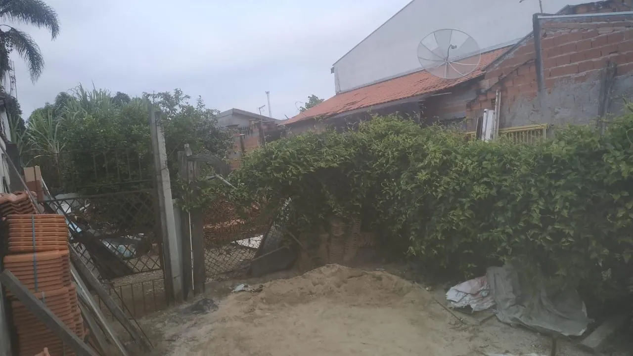 Foto do imóvel Casa para Locação 2 Quartos, 1 Vaga, 250M², Conjunto Residencial Araretama, Pindamonhangaba - SP