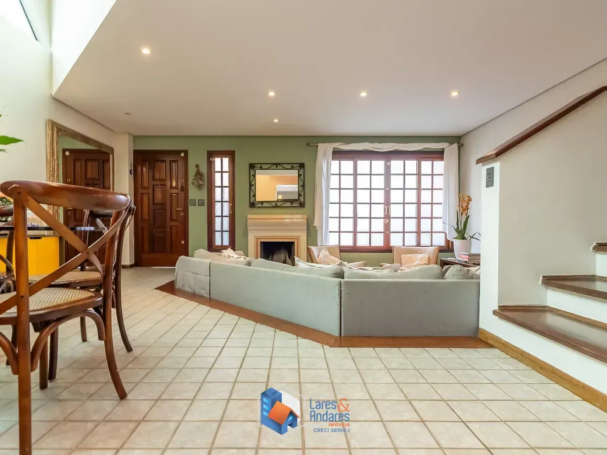Imagem Sobrado para venda em Saúde com 4 quartos, sendo 4 suítes, 220m²
