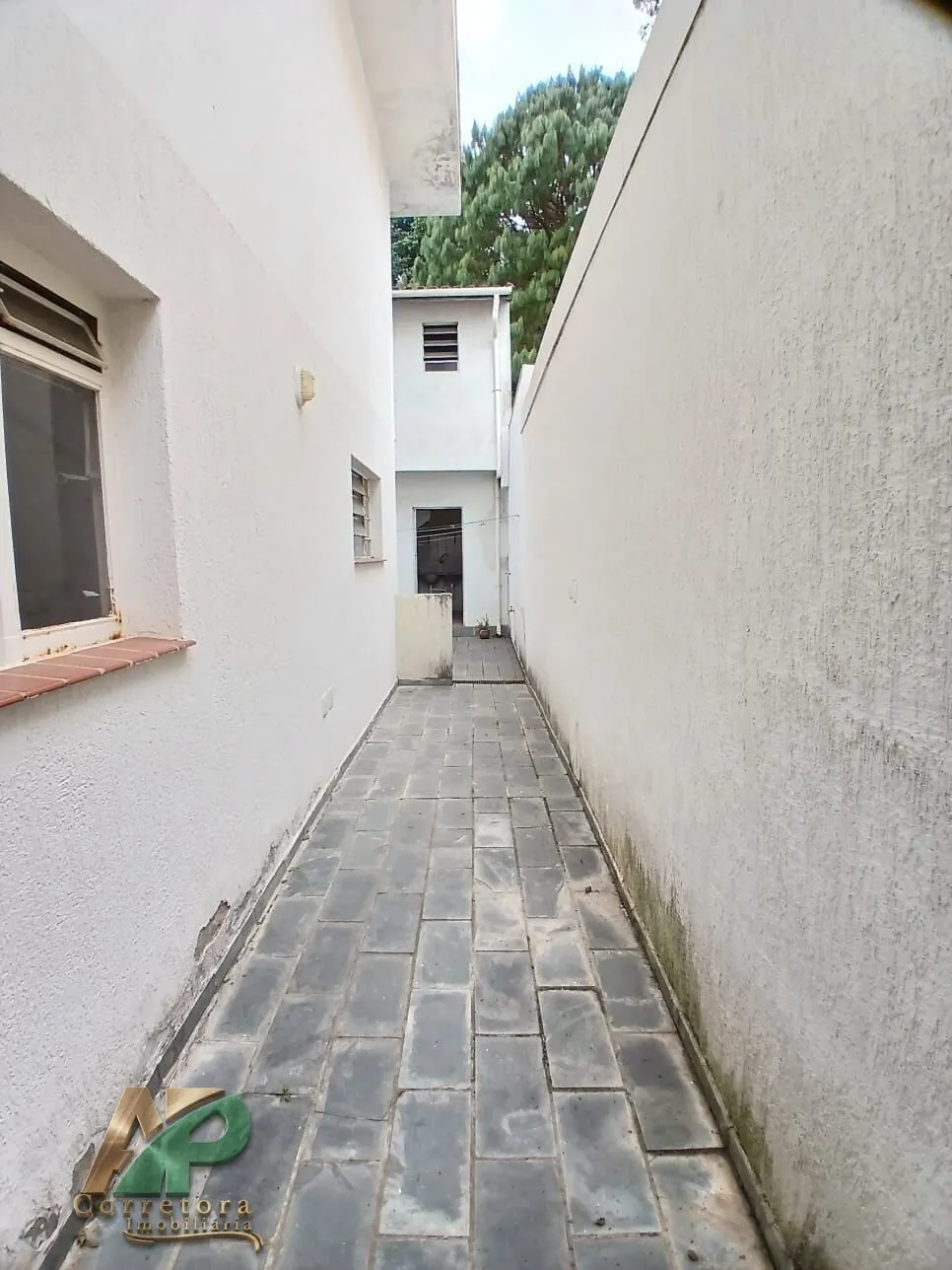 Imagem Casa à Venda em Santo Amaro: 3 Dorms (1 Suíte) + Edícula | Oportunidade Única!