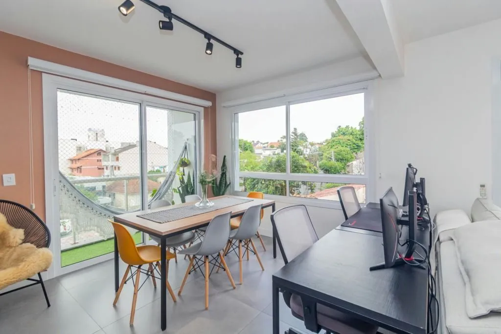 Imagem Apartamento mobiliado com sacada e vaga na Vila Ipiranga