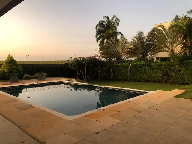 Imagem Magnífico sobrado, em estilo moderno, no Lago Azul Residencial e Golfe Clube com 550m².
