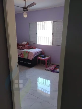 Imagem Casa de 2 dormitórios, 2 banheiros, 2 vagas, com 155m² em Taboão, São Bernardo do Campo
