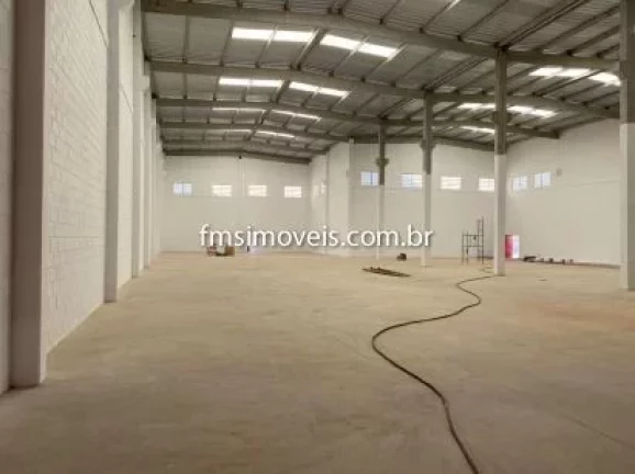 Imagem Galpão comercial para venda ou locação no bairro Éden, Sorocaba-SP: 1.700m², 2 banheiros, 10 vagas de garagem.